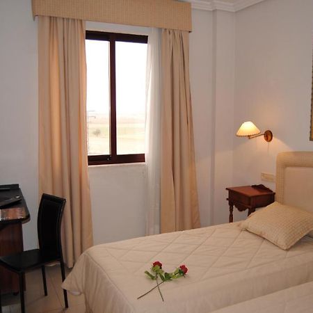 Cristina-Enea Hotel Valdeganga Ruang foto